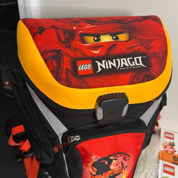 New Rare Find Lago Ninjago backpack and (11) Lego Books Set - Picture 10 of 14
